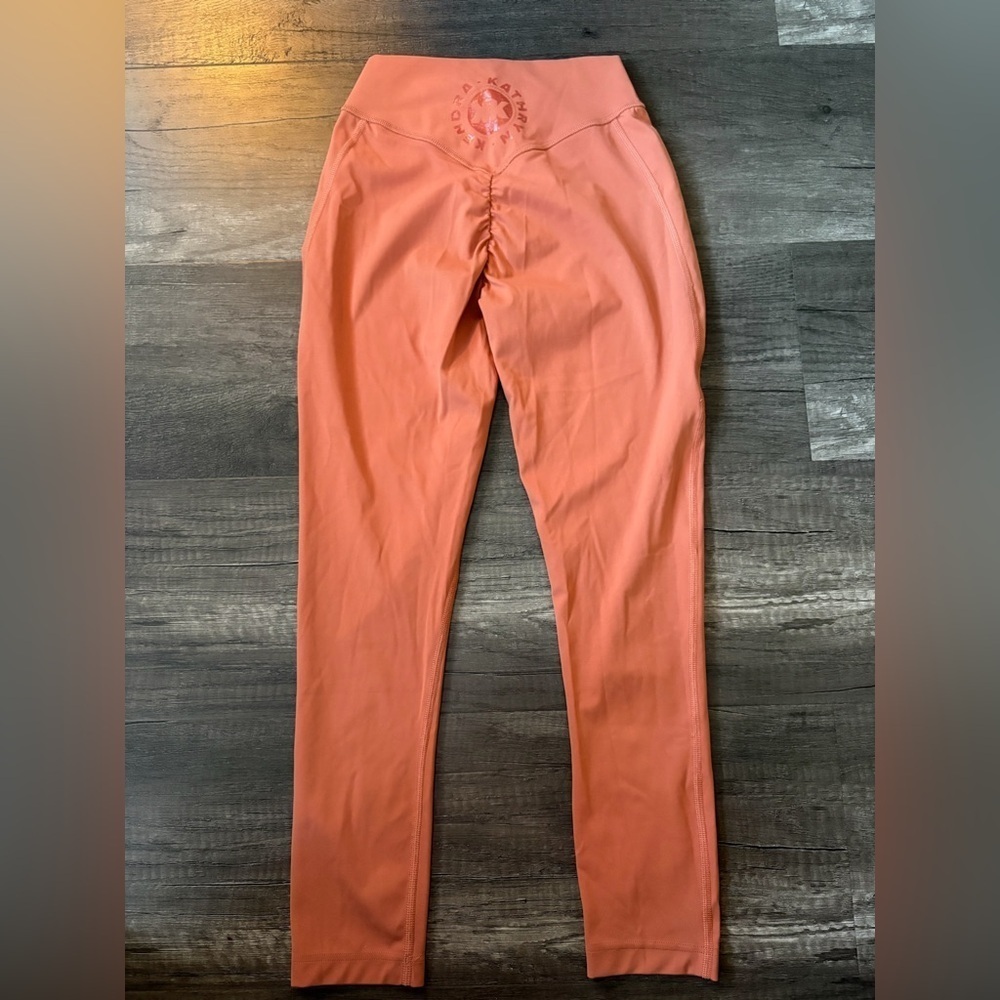 Gymshark Coral High-Waisted Leggings - Picture 2 of 5